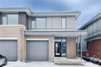 312 WIGWAS Street, Manor Park - Cardinal Glen and Area, ON K1K 5A1