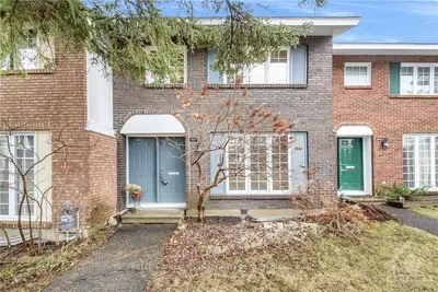 521 ORKNEY E, Mooneys Bay - Carleton Heights and Area, ON K2C 3M7