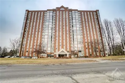 2760 CAROUSEL Crescent 309, Blossom Park - Airport and Area, ON K1T 2N4