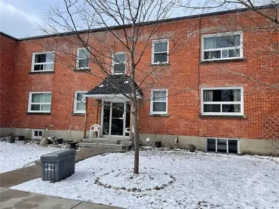 39 MARK Avenue 5, Vanier and Kingsview Park, ON K1L 6A6