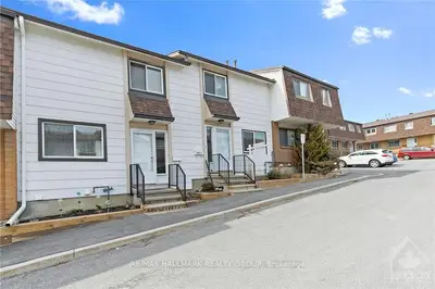 908 ELMSMERE Road D, Beacon Hill North - South and Area, ON K1J 7T6