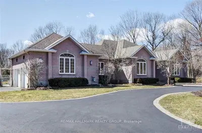 1455 CUMBERLAND RIDGE Drive, Orleans - Cumberland and Area, ON K4C 1E1
