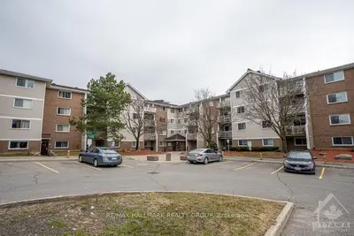 260 BRITTANY Drive 314, Manor Park - Cardinal Glen and Area, ON K1K 4M2