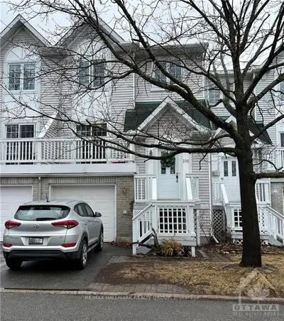 106 CASTLEGREEN, Hunt Club - South Keys and Area, ON K1T 3N2
