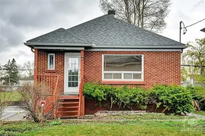 36 ROSSLAND Avenue, Meadowlands - Crestview and Area, ON K2G 2K4