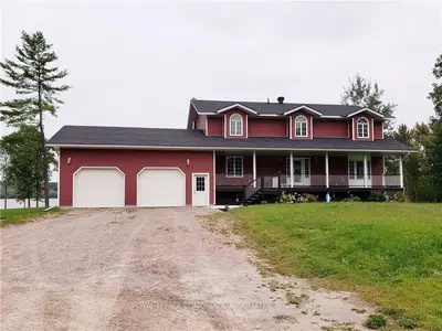 995 YAKABUSKIE Road, Whitewater Region, ON K0J 2L0