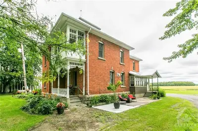 3131 RIVER Road, Greely - Metcalfe - Osgoode - Vernon and Area, ON K4M 1B4