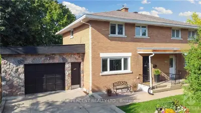 2239 IRIS Street, Parkway Park - Queensway Terrace S and Area, ON K2C 1B9