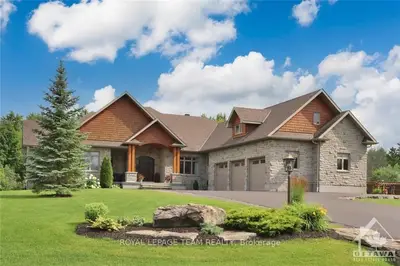 6124 PEBBLEWOODS Drive, Greely - Metcalfe - Osgoode - Vernon and Area, ON K4P 0A1