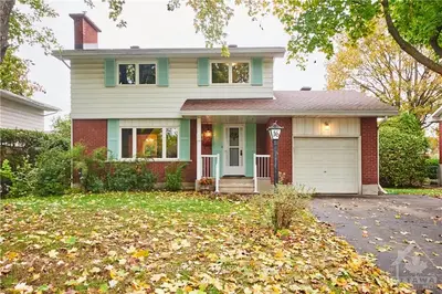 16 GLENRIDGE Road, Meadowlands - Crestview and Area, ON K2G 2Z5