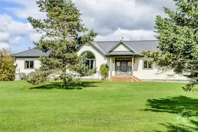 422 Old Coach Road, Carp - Huntley Ward, ON K0A 1L0