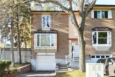 2 GILLESPIE Crescent, Hunt Club - Windsor Park Village and Area, ON K1V 9X8
