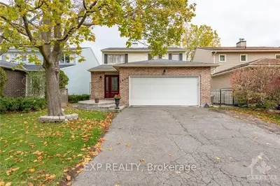 2832 Mozart Court, Blossom Park - Airport and Area, ON K1T 2P7