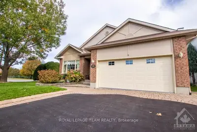 882 CLEARCREST Crescent, Orleans - Cumberland and Area, ON K4A 3E6