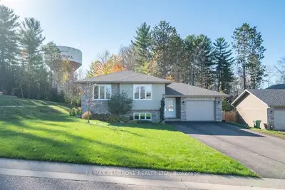 75 OAK Avenue, Petawawa, ON K8H 3S4