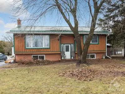 24 SALMON SIDE Road, Rideau Lakes, ON K7A 4S5