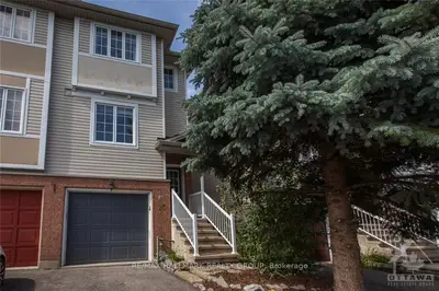 20 Yorkville Street, Carlington - Central Park, ON K2C 4B6
