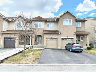 205 MACOUN Circle, Hunt Club - South Keys and Area, ON K1T 0H8