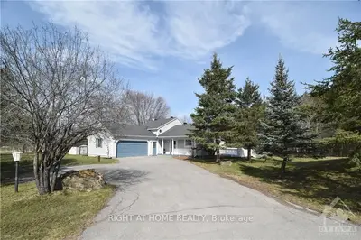 110 MOONSTONE Road, Carp - Huntley Ward, ON K0A 1L0