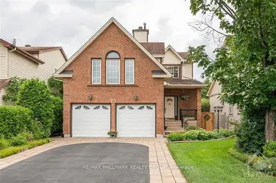 14 THORNHEDGE Court, Hunt Club - South Keys and Area, ON K1T 3E4