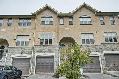31 JENSCOTT, Carlington - Central Park, ON K2C 0E4