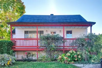 7028 Notre Dame Street, Orleans - Convent Glen and Area, ON K1C 1H7