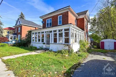 125 Brockville Street, Smiths Falls, On K7a 3y7