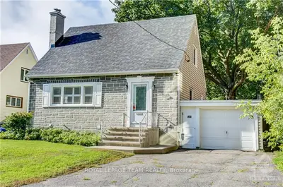 814 RIDDELL Avenue N, McKellar Heights - Glabar Park and Area, ON K2A 2V9