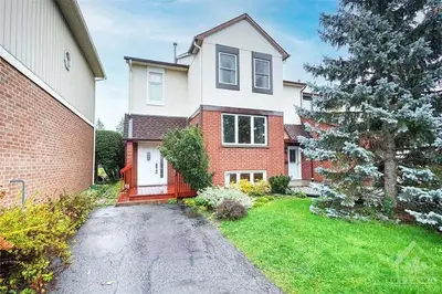 96 GREENBORO Crescent, Hunt Club - South Keys and Area, ON K1T 1W5