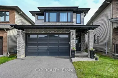 879 RALPH HENNESSY Avenue, Blossom Park - Airport and Area, ON K1X 0B1