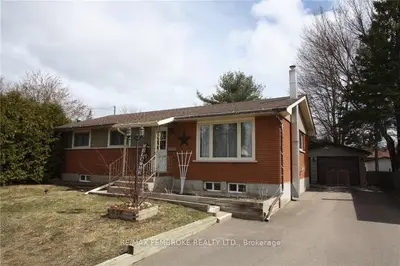 10 MARY Street, Petawawa, ON K8H 1R5