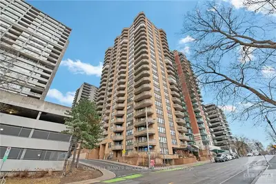 556 LAURIER Avenue W 801, Ottawa Centre, ON K1R 7X2