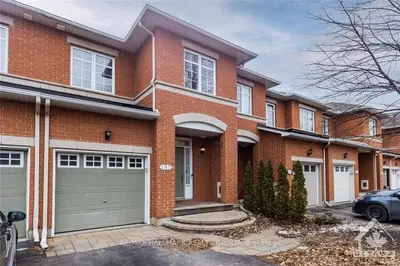 167 DUNTROON Circle, Hunt Club - South Keys and Area, ON K1T 4C8