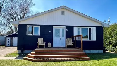 41 JOHN Street, Petawawa, ON K8H 1S8