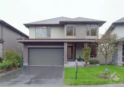 204 AVRO Circle, Manor Park - Cardinal Glen and Area, ON K1K 4Y9