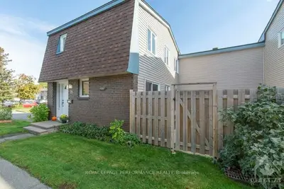 2057 JASMINE Crescent 29, Beacon Hill North - South and Area, ON K1J 7W2