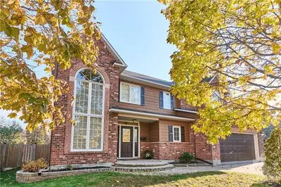 62 HAMPEL Crescent, Stittsville - Munster - Richmond, ON K2S 1E4