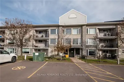 2 CRANDALL Street 110, Pembroke, ON K8A 8G5