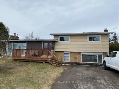 656 LEACH Street, Laurentian Valley, ON K8A 5B8