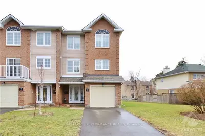 1 WRENWOOD Crescent, South of Baseline to Knoxdale, ON K2G 5V3