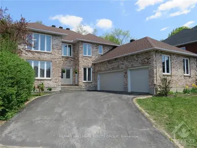 13 HUNTWOOD Court, Hunt Club - Windsor Park Village and Area, ON K1V 0R3