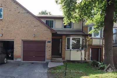 78 VERSAILLES, Hunt Club - Windsor Park Village and Area, ON K1V 0M2