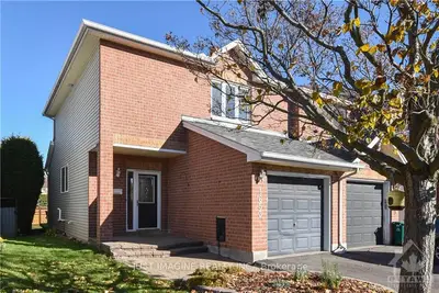 1653 GREYWOOD Drive, Orleans - Convent Glen and Area, ON K1C 7L9