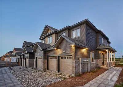 700 DE LA PETANQUE Crescent, Orleans - Cumberland and Area, ON K4A 5L6