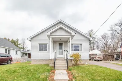 6 BROMLEY Street, Whitewater Region, ON K0J 1K0