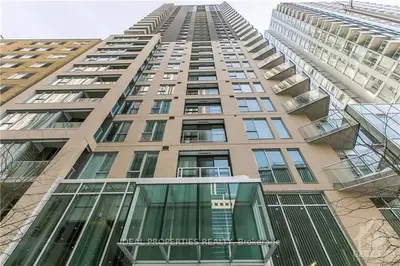 40 Nepean Street 2404, Ottawa Centre, On K2p 0x5