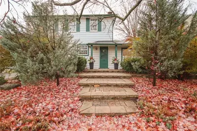 30 SANDRIDGE Road, Manor Park - Cardinal Glen and Area, ON K1K 0A9