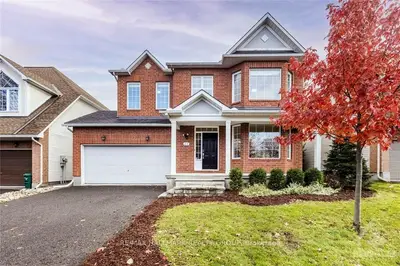 11 RUTHERGLEN Terrace, Kanata, ON K2K 3A9