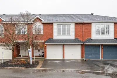 207 GLADEVIEW, Blossom Park - Airport and Area, ON K1T 4A6