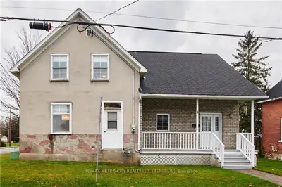 6 LOCHIEL Street, Renfrew, ON K7V 1V9